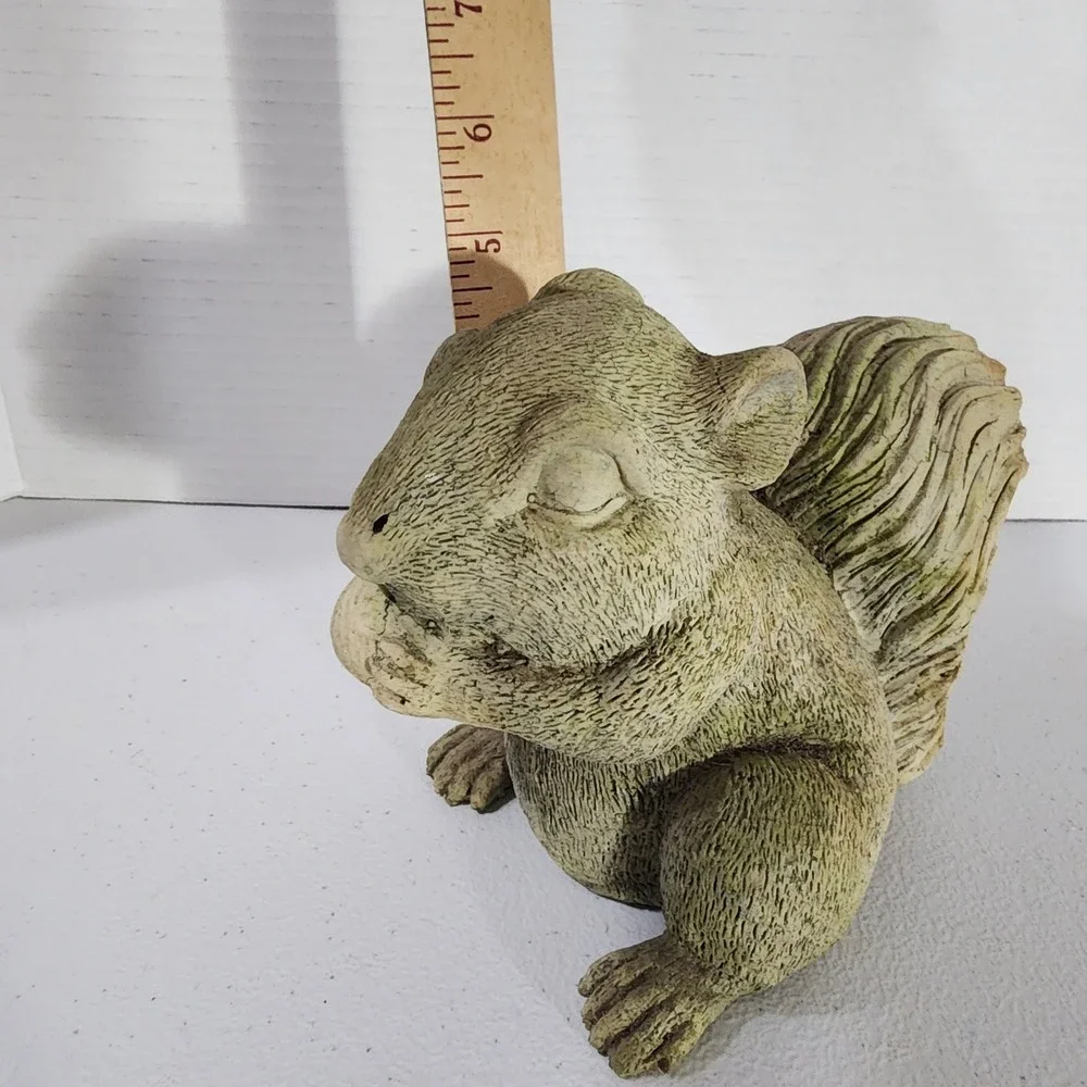 Vintage Stone Look Resin Squirrel Figurine Garden Statue Moss Green Decor 5 Inch
